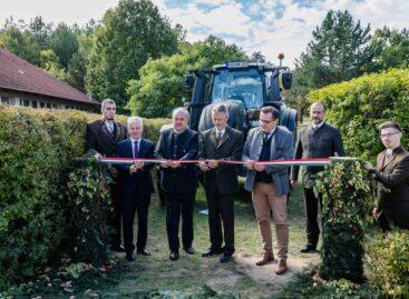 The development of demonstration plants is a technological, educational and attitudinal reform