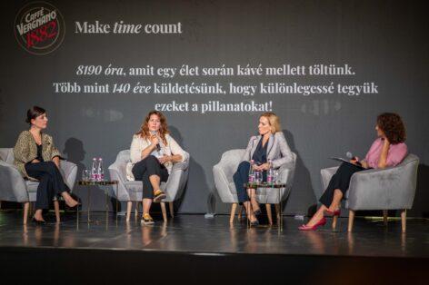 Évente több mint öt teljes napot töltünk kávézással