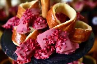 Pink kürtőskalácsokkal és desszertekkel nyit a 12. Kürtőskalács Fesztivál