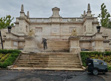 Preservation of value with modern cleaning technology: the stairs of the Batthyány Mausoleum have been renovated