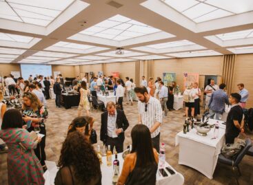 Olasz boros áttörés Budapesten: 11 pincészet, 33 érem a Winelovers Wine Awards-on az ITA támogatásával