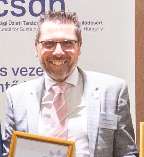 Változásvezető kategóriában nyerte el a BCSDH Fenntartható Jövőért Díját Semsei Rudolf