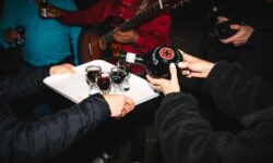 In Zwack Unicum’s light music series, the ensemble pays tribute to tradition in the imposing halls of the Transport Museum.