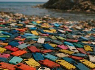 Súlyosan környezetszennyezőek a telefontokok