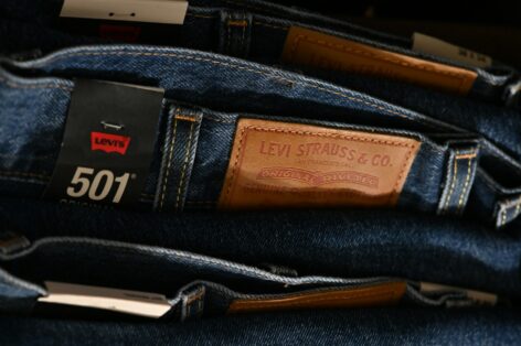 Megugrott az amerikai Levi Strauss negyedéves profitja