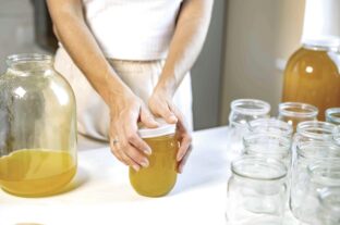 Responsible Gastro Hero Foundation: a sourdough and kombucha sharing campaign