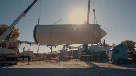 Történelmi beruházás a Drehernél: új erjesztőtartályok kerülnek a kőbányai mélybe