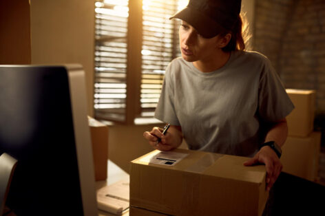 Egységes csomagkezelési díj bevezetését szorgalmazza az EuroCommerce