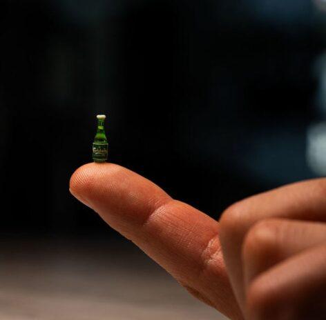 A világ legkisebb sörösüvege a Carlsbergtől – A nap videója