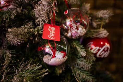 Így támogatja a közösségeket a Coca-Cola és a Budapest Bike Maffia a márka karácsonyi kampánya során