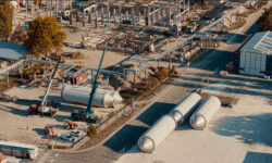 Középkori tárnákat kellett megerősíteni, hogy a helyükre kerülhessenek a Dreher új, monumentális tartályai