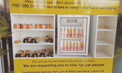 Élelmiszerbank dubaji módra