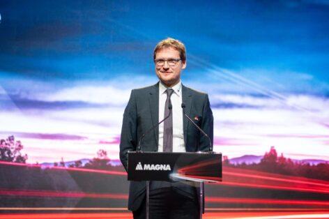 Megkezdte termelését a Magna vecsési üzeme