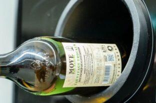 Kaufland introduces deposit-return wine bottles