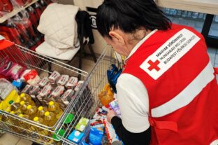 Rekord eredménnyel zárult a PENNY és a Magyar Vöröskereszt adománygyűjtése