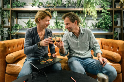 After an exclusive dinner at Unicum House, the beck@grecsó duo will treat their fans to a signed album