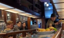 Szedvicsfutószalag-bárpult – A nap videója