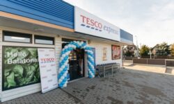 Egy híján 200: új Tesco üzlet nyílt Balatonalmádiban