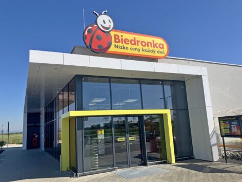 A new format for Slovakia: Biedronka blends food retail with drugstore assortment