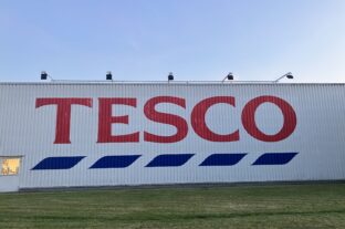Non-food kínálatra és brit stílusú értékalapú árazásra alapoz a Tesco Szlovákiában
