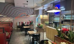 New Pizza Hut: the robot waiter, Bella, and the self-service ice cream counter are coming