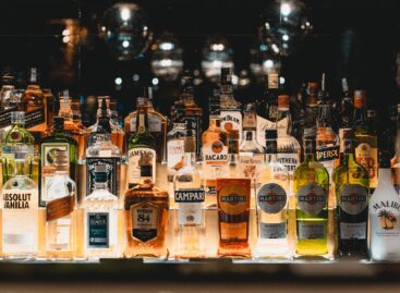 Jim Beam: egy évre leáll a fő lepárló – rekord a hordók száma, fogy a lendület a bourbonpiacon