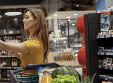 Ünnepi vásárlási roham: Másodpercek alatt frissülnek az árak a hazai üzletekben