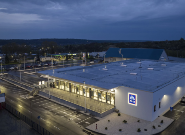 Pre-holiday shopping at up to half price