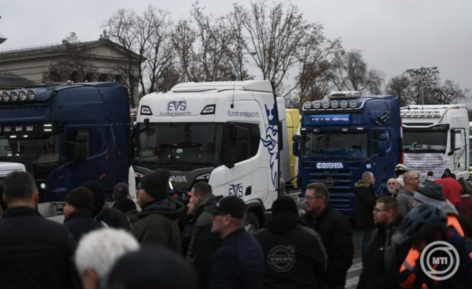 Transporters protested against the planned toll increase in Budapest and its surroundings