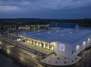 A Magyar Élelmiszerbank 44 000 élelmiszercsomagot állít össze az ALDI első adventi vásárának bevételéből