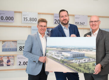dm invests €230 million in new distribution center in Kronstorf
