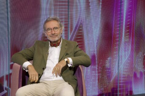 (HU) A gépek a műtéteknél és az idegpályák pótlásánál is szerepet játszhatnak