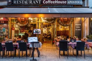 Budapest’s historic restaurant reopens