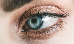 Zöld utat kapott az első, közellátást javító szemcsepp az Egyesült Államokban