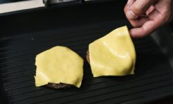 Supermint grilled cheese test: some quality and labeling errors – official measures have been initiated