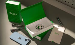 Customers are also looking for the record-breaking iPhones in refurbished versions