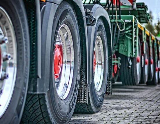 Az EU-Mercosur megállapodás ellen tiltakozó gazdák akadályozzák több autópálya forgalmát Belgiumban