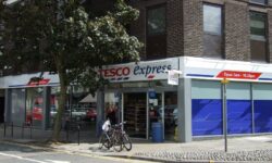 380 munkahelyet szüntet meg a Tesco az Egyesült Királyságban