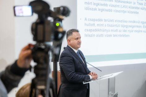 Célzott támogatásokkal segíti a kormány a szőlő- borágazatot