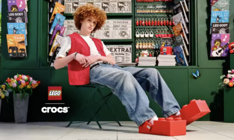 Lego x Crocs: február közepétől jön a közel 200 eurós „legókocka” papucs