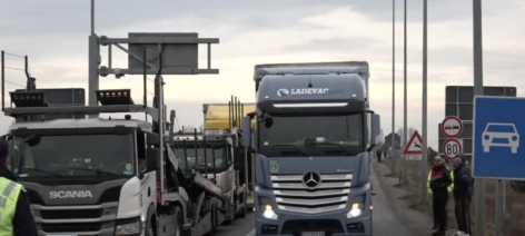 Teherforgalmi határátkelőket zártak le balkáni fuvarozók az EES bevezetése miatt