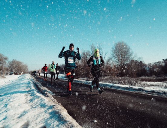 Több ezer futóval indította 2026-ot a Powerade a Zúzmara Félmaratonon