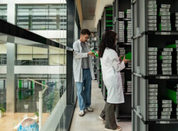 Hungarians are ordering future-proof refurbished devices from Rejoy instead of the cheapest ones