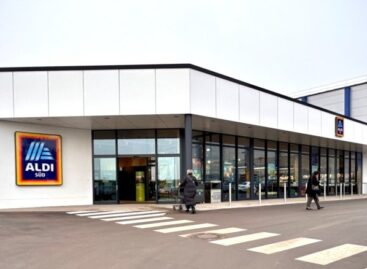 Aldi Opens First Store Built Entirely From Timber