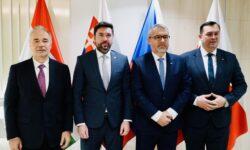 Közösen lépnek fel a visegrádi négyek a gazdák érdekiért Brüsszellel szemben