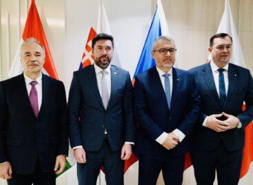 Közösen lépnek fel a visegrádi négyek a gazdák érdekiért Brüsszellel szemben