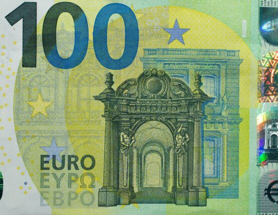 KSH: novemberben az előző év azonos időszakához mérten 5,4, az előző hónaphoz képest 2,0 százalékkal visszaesett az ipari termelés