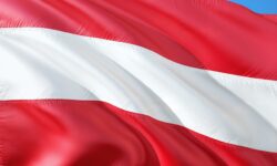 Júliustól lefelezi Ausztria egyes élelmiszerek áfáját