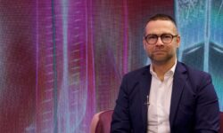 (HU) Várkonyi Gábor: Lehallgatnak az okosautóink?