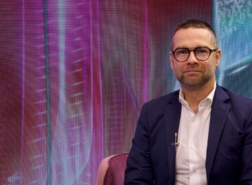 (HU) Várkonyi Gábor: Lehallgatnak az okosautóink?